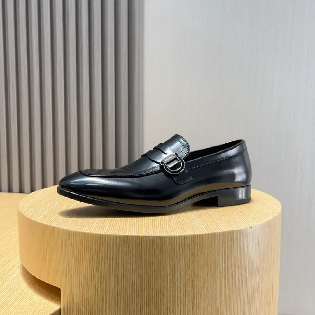 Factory P620💰🔥《Ferragamo》👏Latest•High-end top brand luxury~purchasing agent, top~quality. New fashionable business men's shoes🔜The uppers are made of original open-edge beaded cowhide➕cowhide·lining, with fine workmanship. The original stylish and soft combination wear-resistant and non-slip outsole is light and comfortable on the feet. The real thing looks better in real photos. Size: 38--44